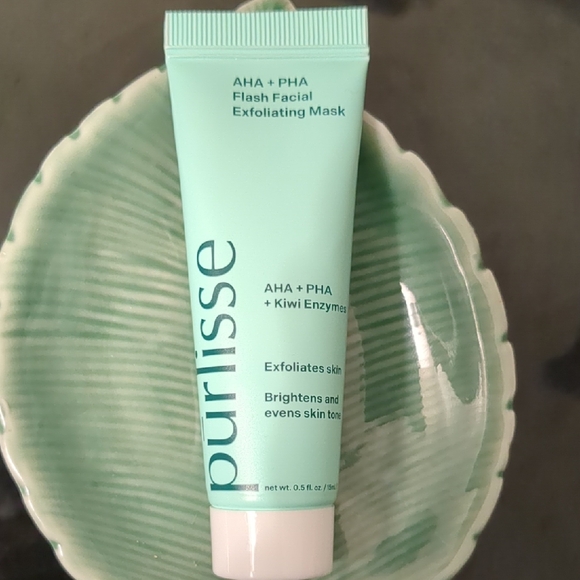 Exfoliating Mask - Picture 1 of 3